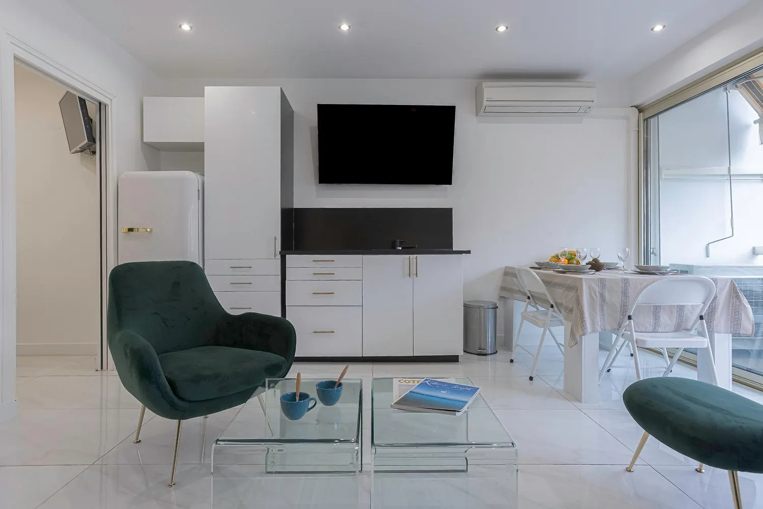 Luxury Maubourg - Vue Mer - Croisette 50M Plage - Clim - Terrasse Cannes 0*,  France